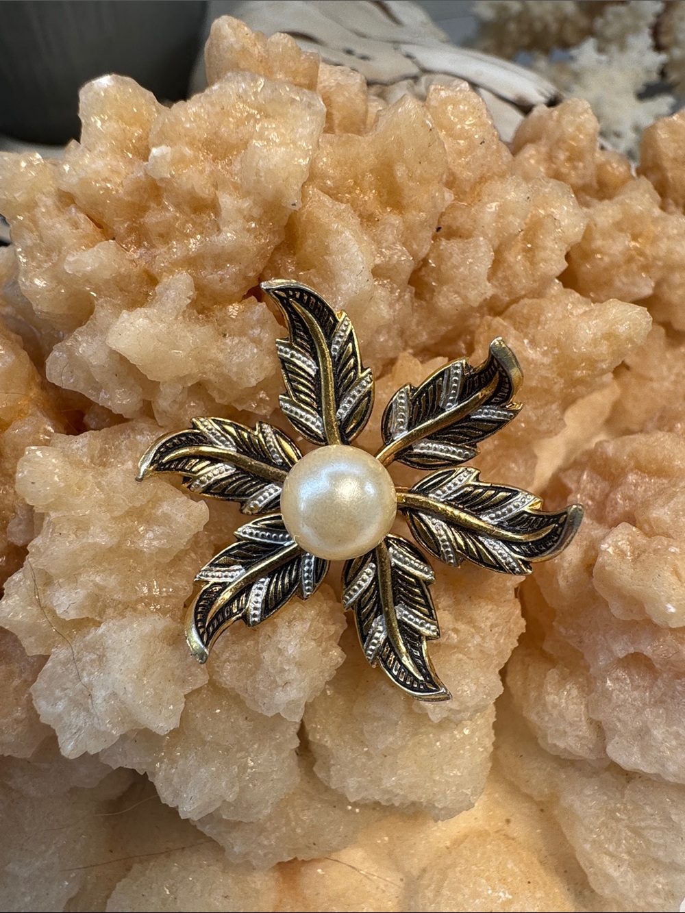 Vintage 1960s Antiqued Gold Textured Six Leaf Pearl Flower Brooch Pin